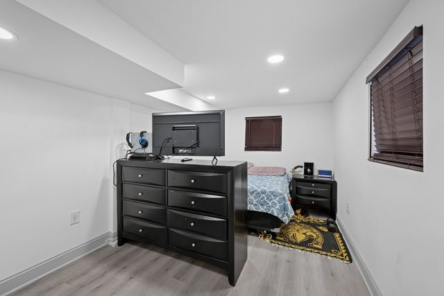 4728 N Kennicott Avenue, Chicago, IL 60630