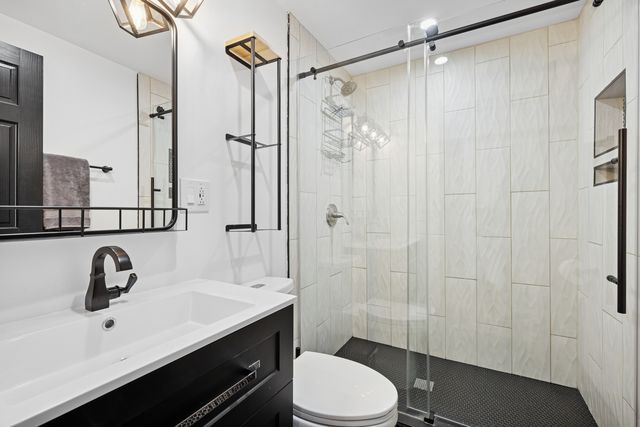 4728 N Kennicott Avenue, Chicago, IL 60630