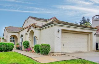 1104 Copper Cottage Ln, Modesto, CA 95355