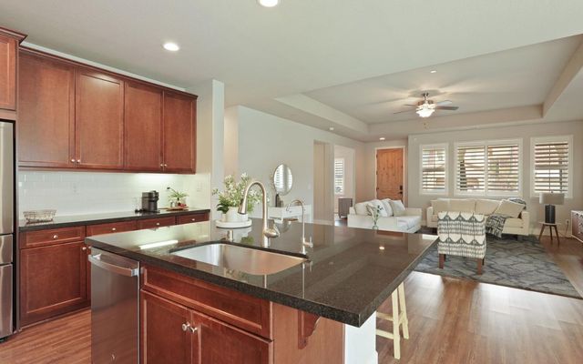 720 Channel Dr, Lathrop, CA 95330