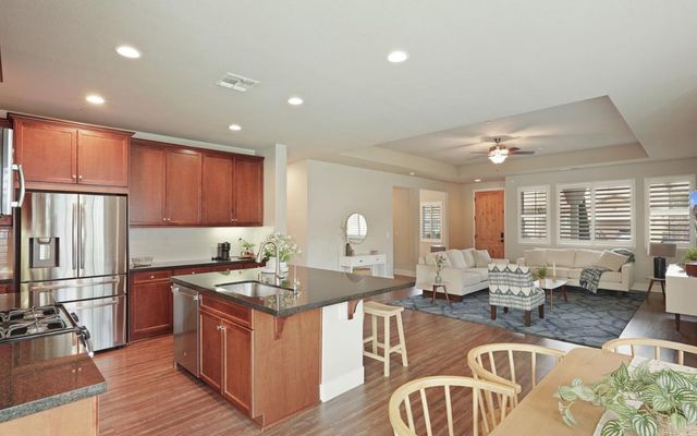 720 Channel Dr, Lathrop, CA 95330