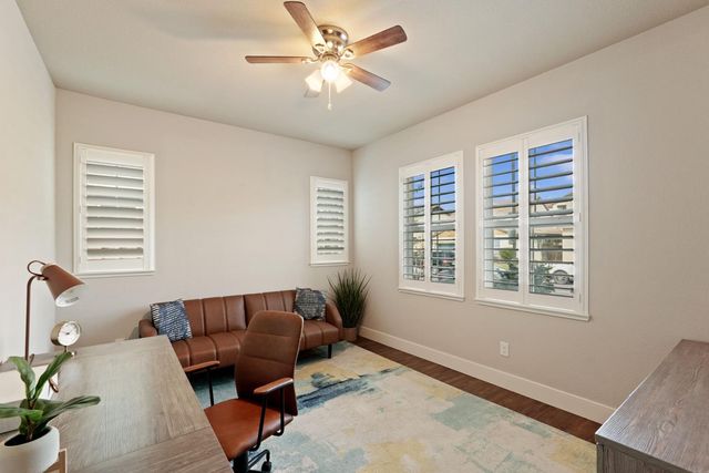 720 Channel Dr, Lathrop, CA 95330