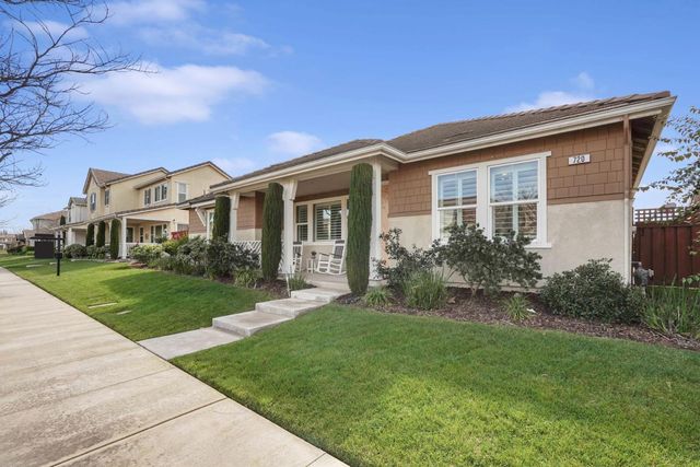 720 Channel Dr, Lathrop, CA 95330