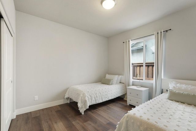 720 Channel Dr, Lathrop, CA 95330