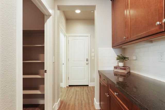 720 Channel Dr, Lathrop, CA 95330