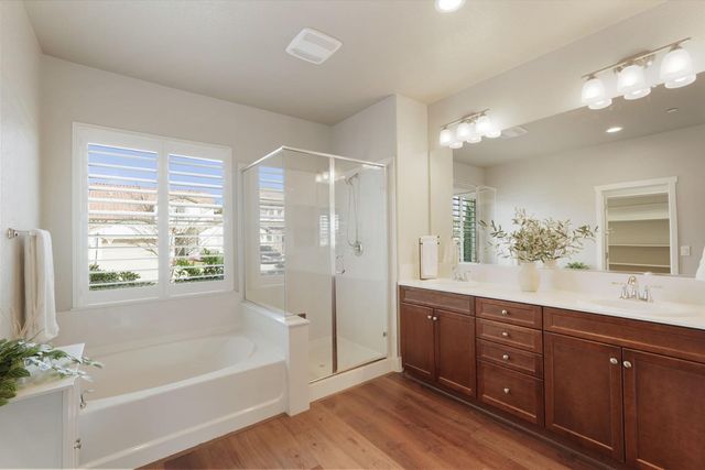 720 Channel Dr, Lathrop, CA 95330