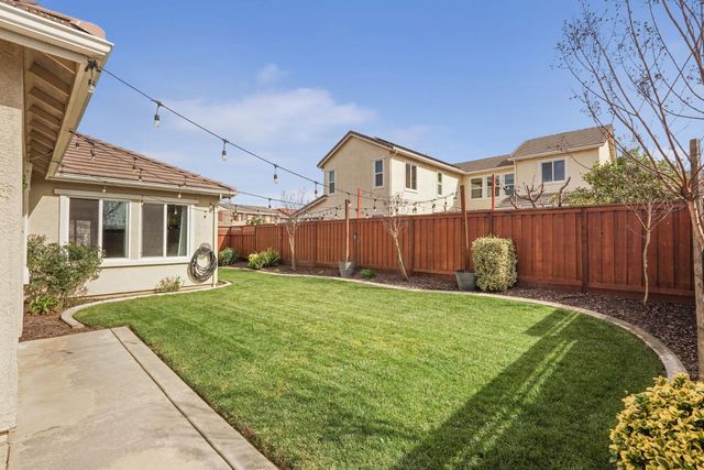 720 Channel Dr, Lathrop, CA 95330