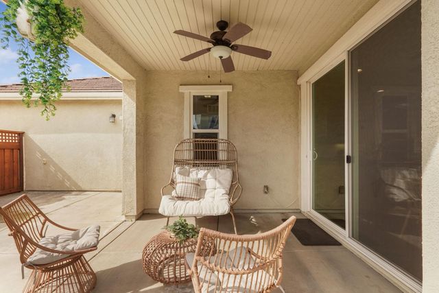 720 Channel Dr, Lathrop, CA 95330