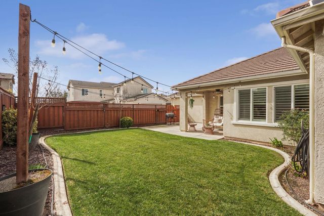 720 Channel Dr, Lathrop, CA 95330