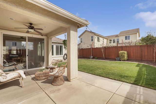 720 Channel Dr, Lathrop, CA 95330