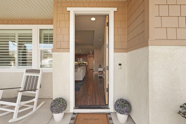 720 Channel Dr, Lathrop, CA 95330