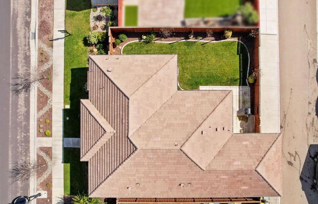 720 Channel Dr, Lathrop, CA 95330