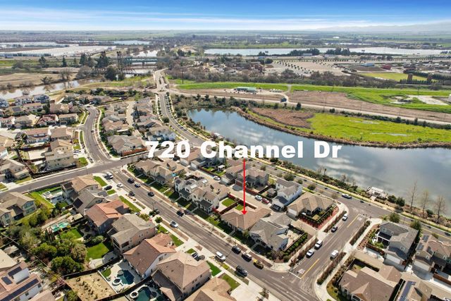 720 Channel Dr, Lathrop, CA 95330