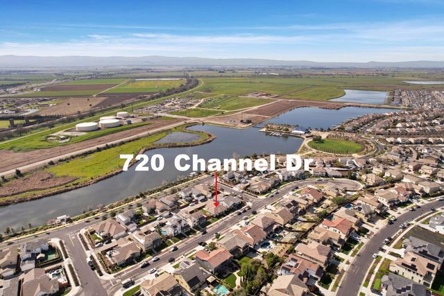720 Channel Dr, Lathrop, CA 95330