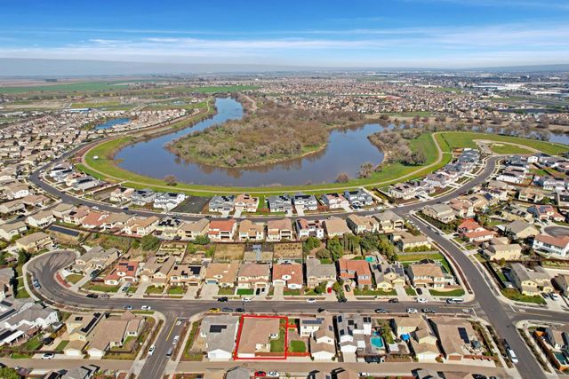 720 Channel Dr, Lathrop, CA 95330