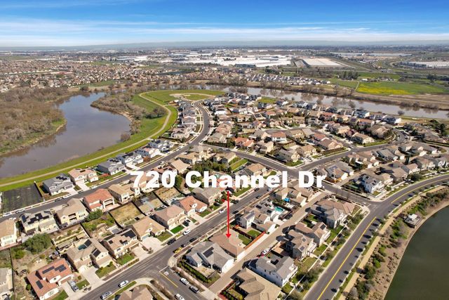 720 Channel Dr, Lathrop, CA 95330