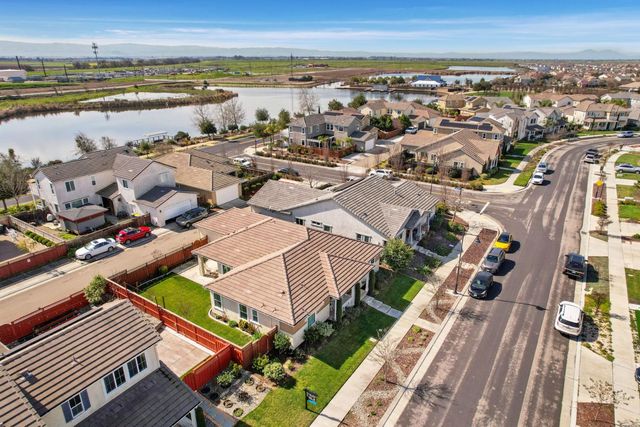 720 Channel Dr, Lathrop, CA 95330