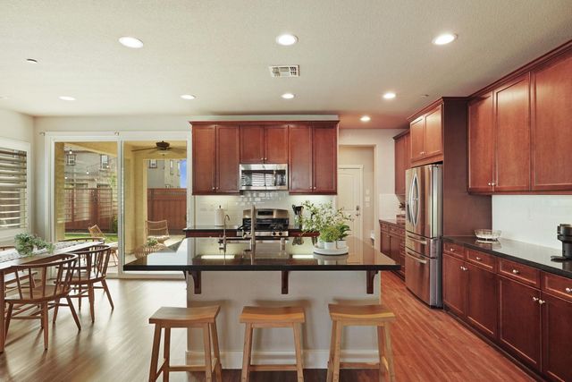 720 Channel Dr, Lathrop, CA 95330