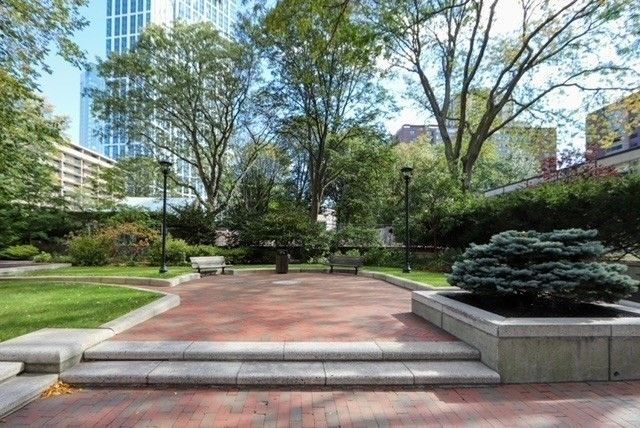 8 Whittier Pl 11K, Boston, MA 02114
