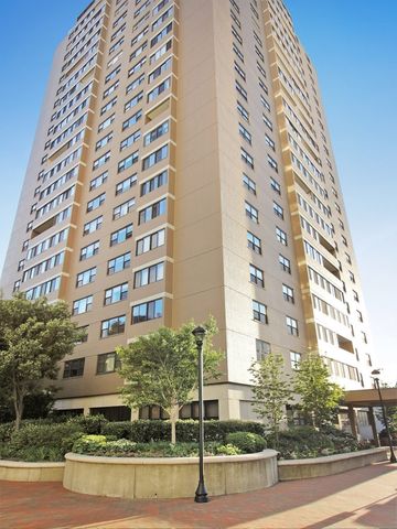 8 Whittier Pl 11K, Boston, MA 02114