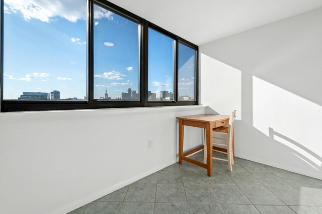 8 Whittier Pl 11K, Boston, MA 02114