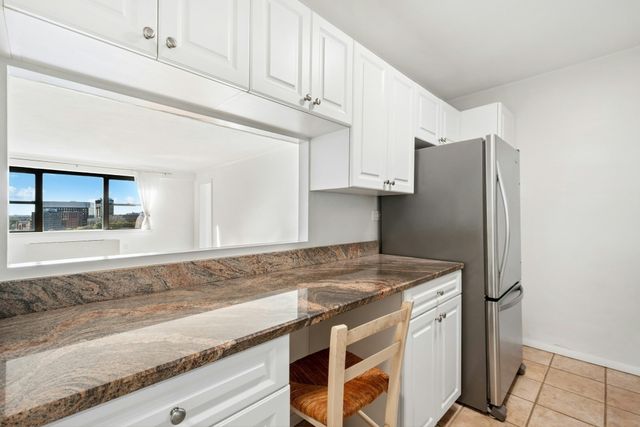 8 Whittier Pl 11K, Boston, MA 02114