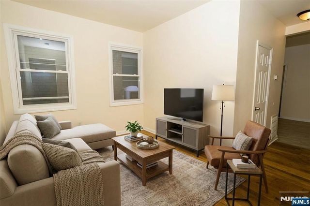 491 17th Street, Newark, NJ 07103