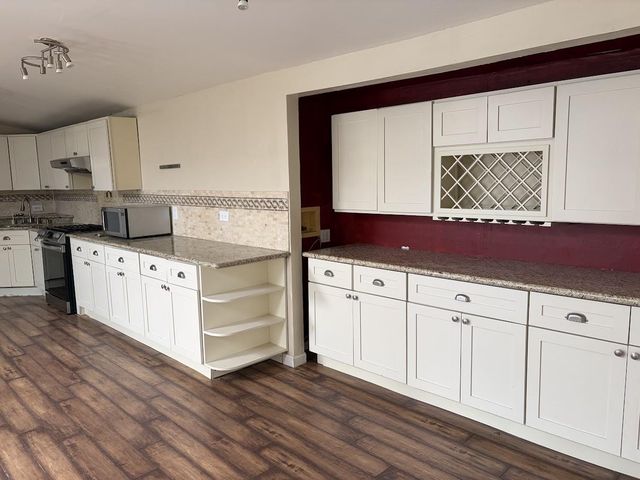 10534 Sterling Boulevard, Cupertino, CA 95014