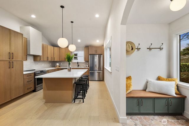 2314 46th Avenue SW, Seattle, WA 98116