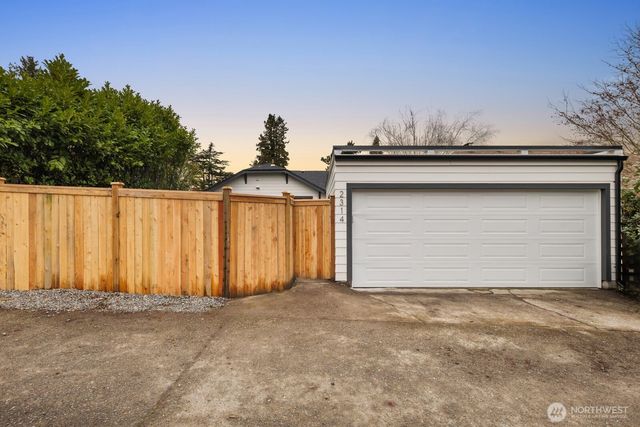 2314 46th Avenue SW, Seattle, WA 98116