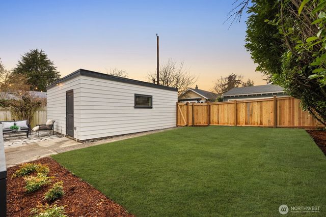 2314 46th Avenue SW, Seattle, WA 98116