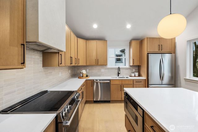 2314 46th Avenue SW, Seattle, WA 98116