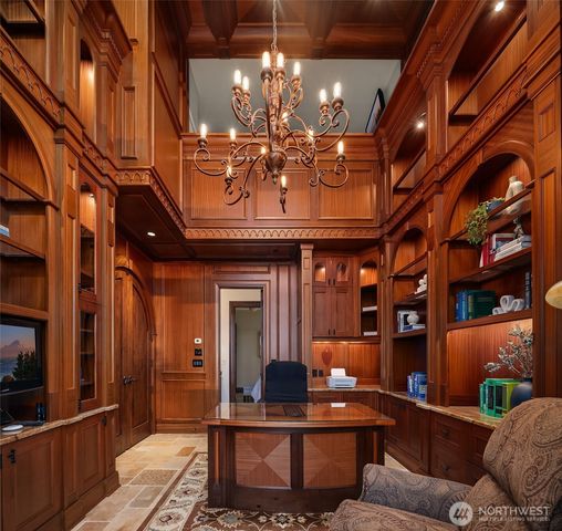 21827 4th Avenue S, Normandy Park, WA 98198