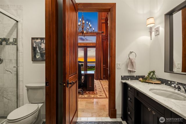 21827 4th Avenue S, Normandy Park, WA 98198