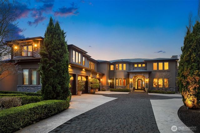 21827 4th Avenue S, Normandy Park, WA 98198