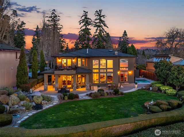 21827 4th Avenue S, Normandy Park, WA 98198