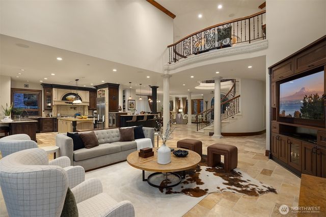 21827 4th Avenue S, Normandy Park, WA 98198