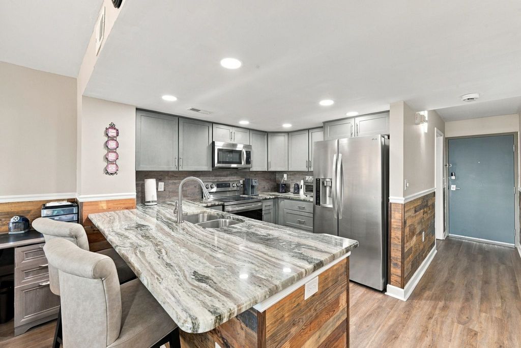 311 69th Ave N Apt 605, Myrtle Beach, SC 29572 — photo 4