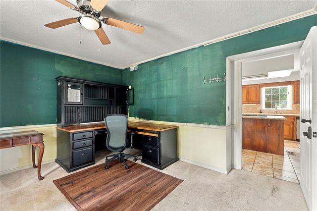 1370 E Wimbledon Place, Fayetteville, AR 72703