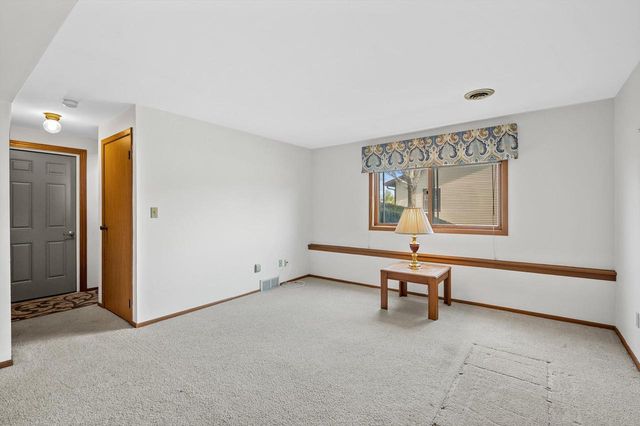 10340 Parkwood DRIVE, Franklin, WI 53132