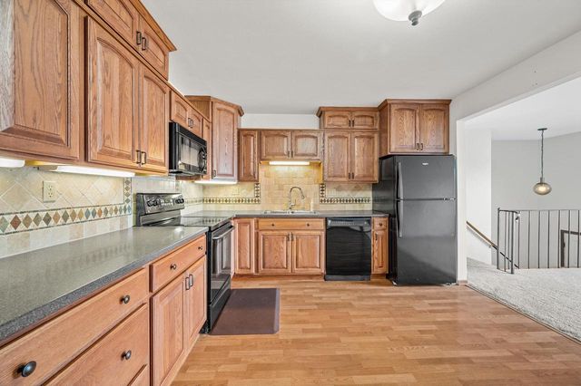 10340 Parkwood DRIVE, Franklin, WI 53132