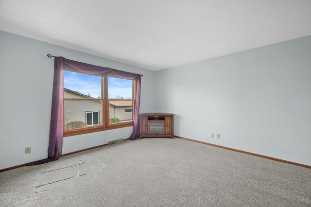 10340 Parkwood DRIVE, Franklin, WI 53132