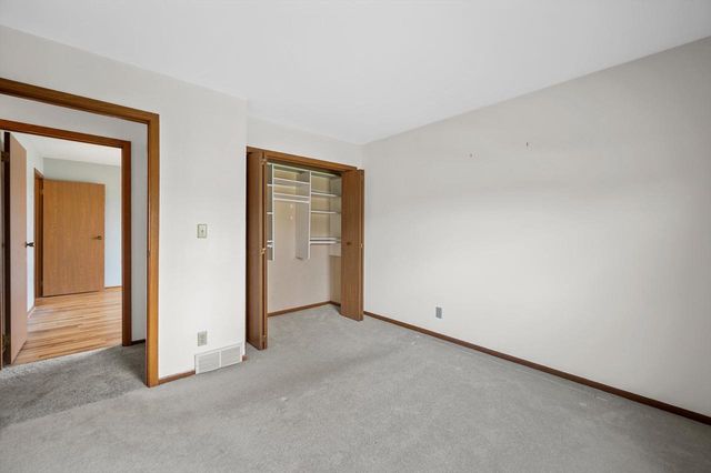 10340 Parkwood DRIVE, Franklin, WI 53132