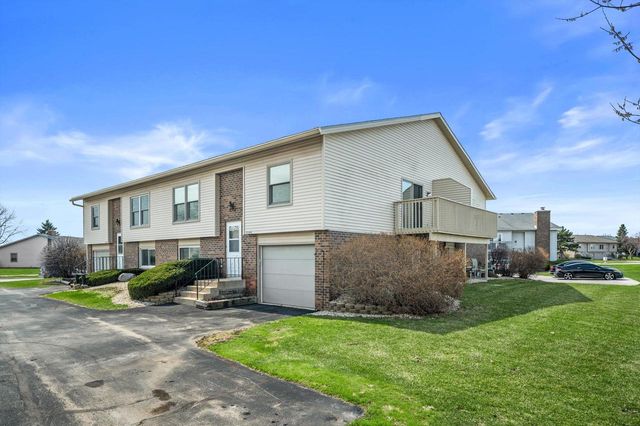 10340 Parkwood DRIVE, Franklin, WI 53132