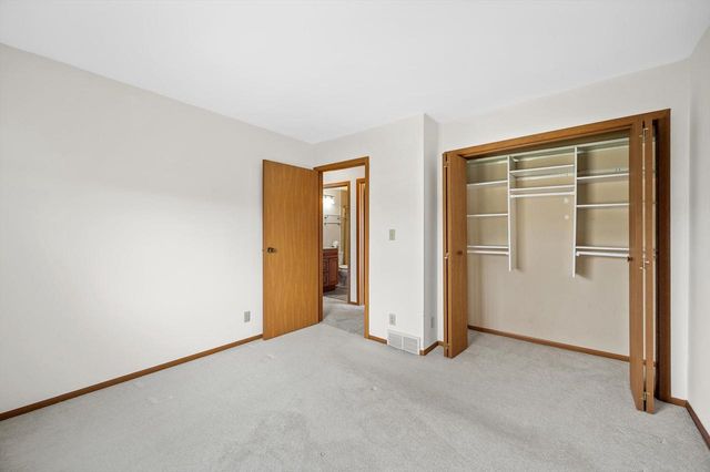 10340 Parkwood DRIVE, Franklin, WI 53132