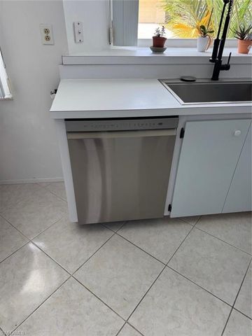 30 Maui CIR 30, Naples, FL 34112
