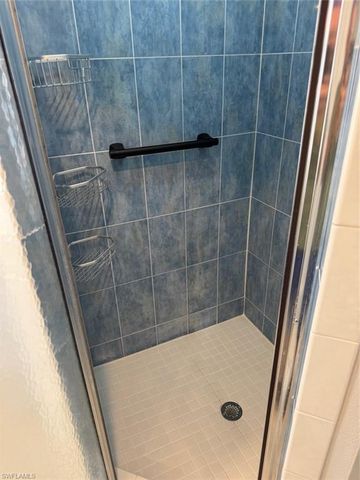 30 Maui CIR 30, Naples, FL 34112
