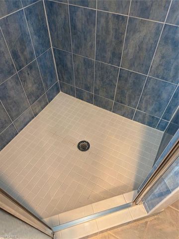 30 Maui CIR 30, Naples, FL 34112