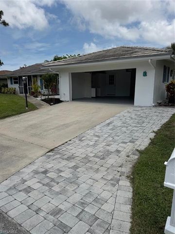 30 Maui CIR 30, Naples, FL 34112