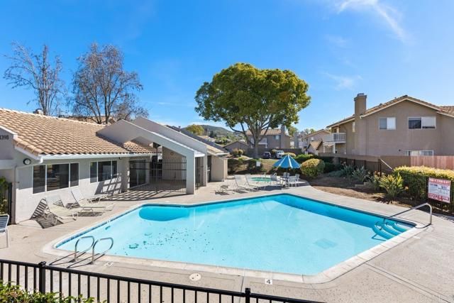 1330 Palomar Place 7, Vista, CA 92084